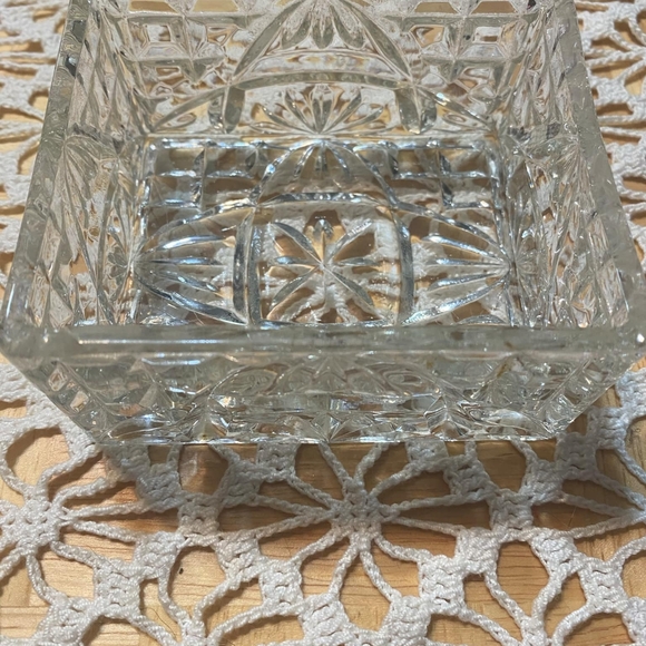 Vintage Anchor Hocking Glass Jewel Box - Picture 5 of 8